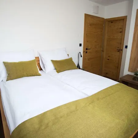 Apartahotel Kazina Jesenice